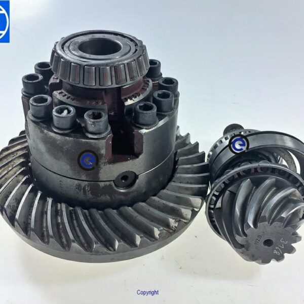 KOMPLETNY MECHANIZM RÓZNICOWY